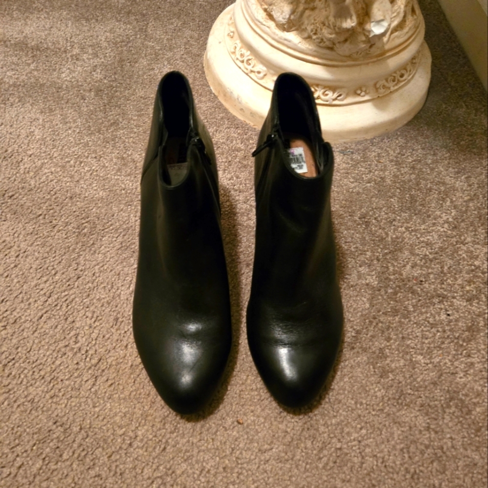 Clark Collection Women Ankle Boots